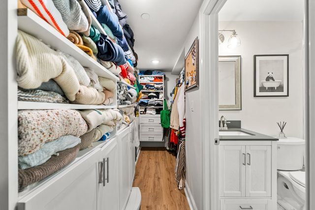 559 East 5th 1, Boston, MA 02127