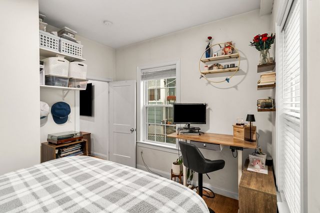 559 East 5th 1, Boston, MA 02127