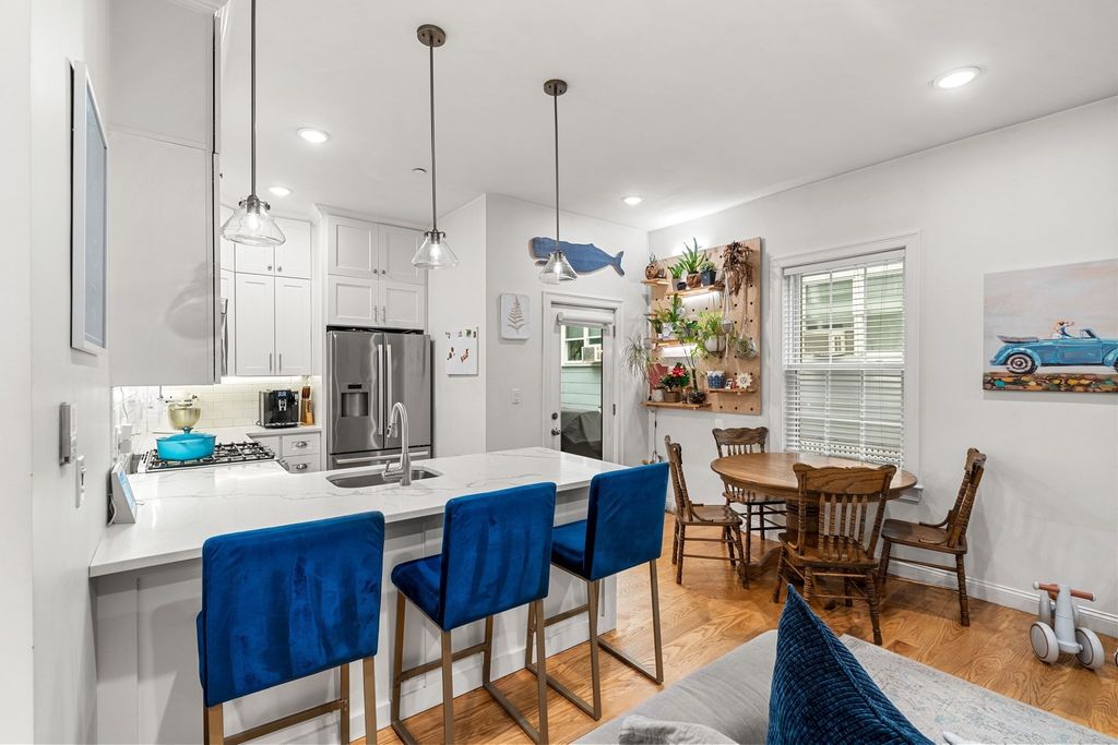 559 East 5th 1, Boston, MA 02127