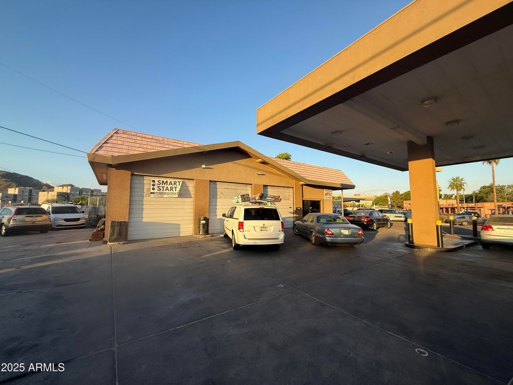 9001 N 7TH Avenue, Phoenix, AZ 85021 — photo 2