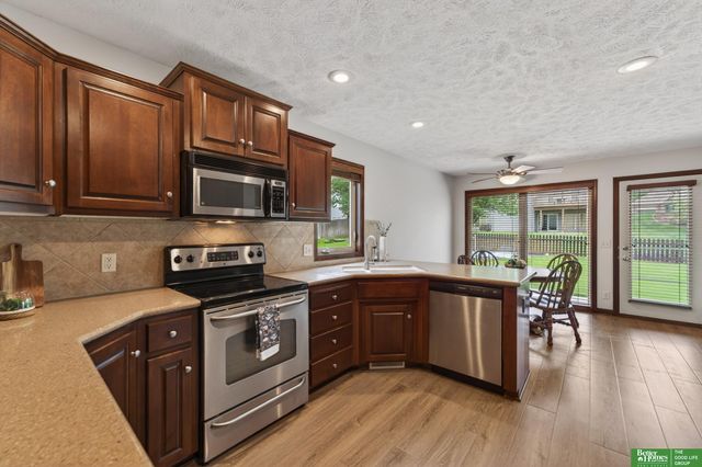 8123 S 107th Street, La Vista, NE 68128