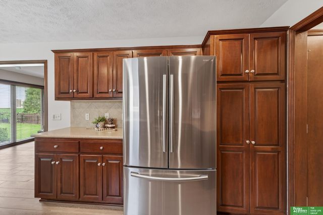 8123 S 107th Street, La Vista, NE 68128