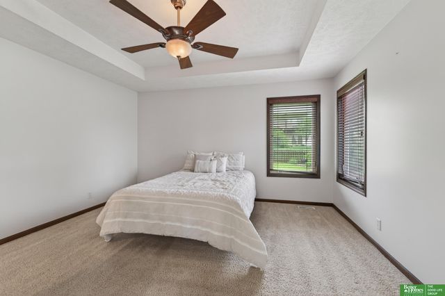 8123 S 107th Street, La Vista, NE 68128