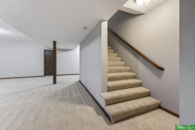 8123 S 107th Street, La Vista, NE 68128