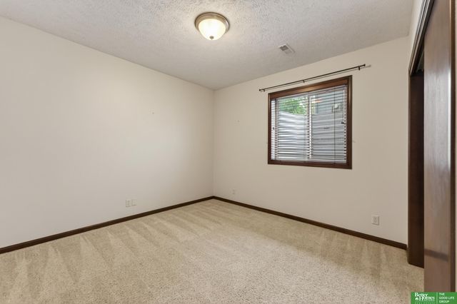 8123 S 107th Street, La Vista, NE 68128