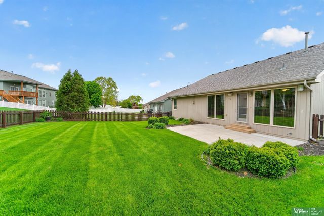 8123 S 107th Street, La Vista, NE 68128