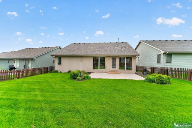 8123 S 107th Street, La Vista, NE 68128