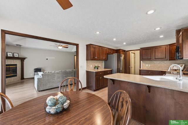 8123 S 107th Street, La Vista, NE 68128