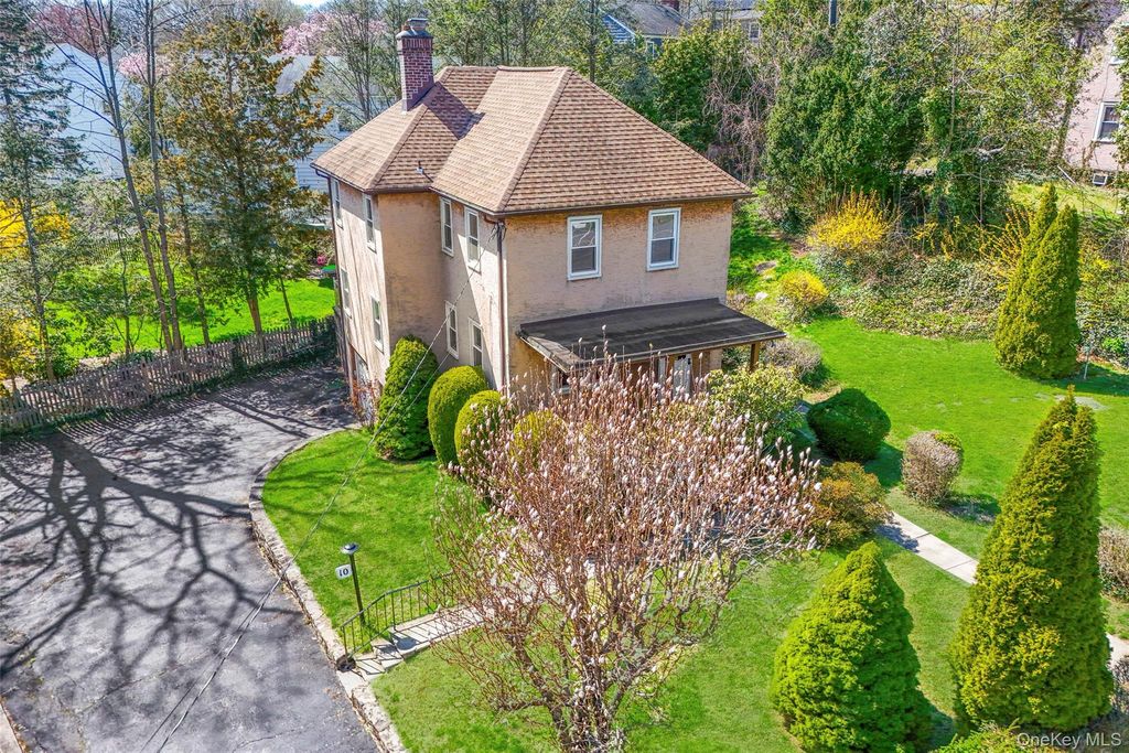 10 Harrison Drive, Larchmont, NY 10538