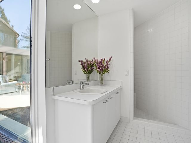 4708 Buckby Cross, Bloomfield Hills, MI 48302