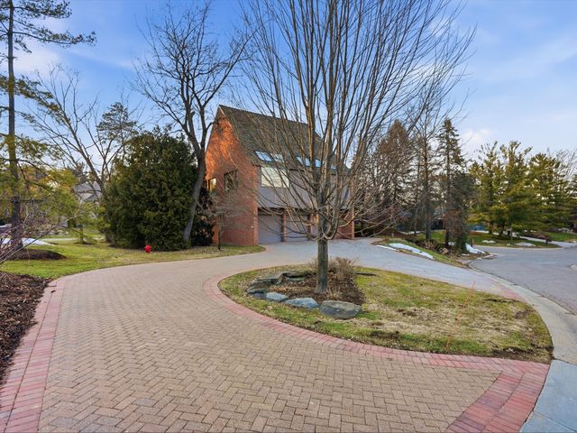 4708 Buckby Cross, Bloomfield Hills, MI 48302