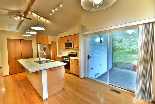 21710 NE 156th Street, Woodinville, WA 98077