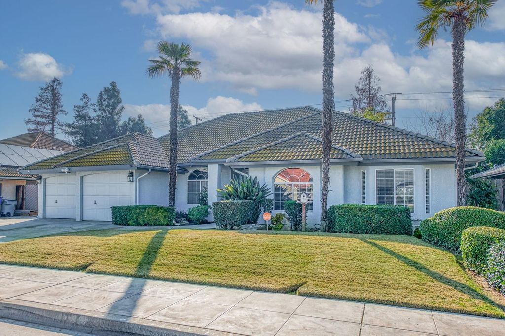 1177 E Kenosha Avenue, Fresno, CA 93720