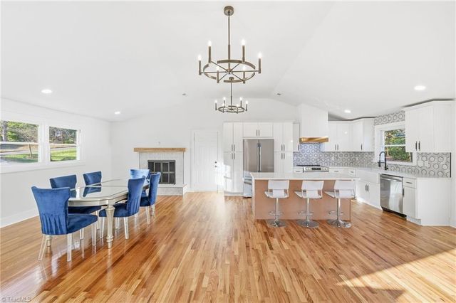 731 Quarterstaff Road, Winston-salem, NC 27104