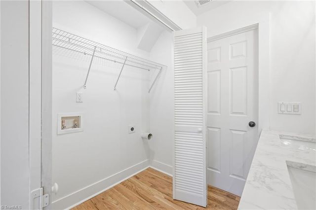 731 Quarterstaff Road, Winston-salem, NC 27104