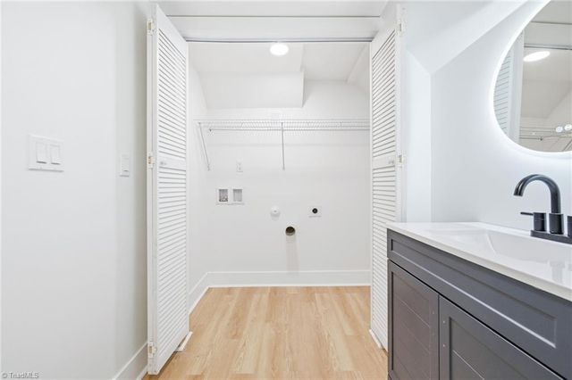 731 Quarterstaff Road, Winston-salem, NC 27104