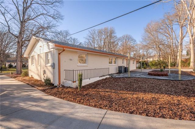 731 Quarterstaff Road, Winston-salem, NC 27104