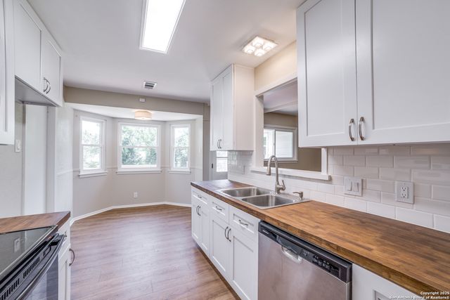 3323 Old Frg, San Antonio, TX 78230