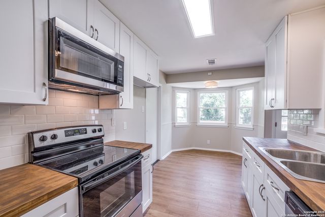 3323 Old Frg, San Antonio, TX 78230