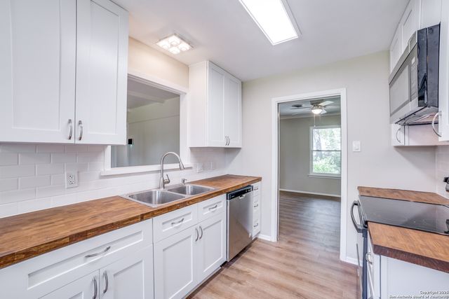 3323 Old Frg, San Antonio, TX 78230