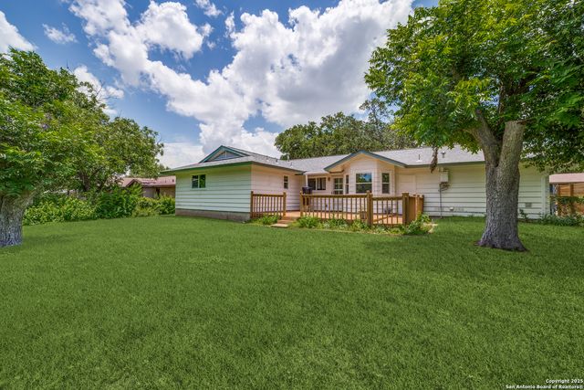 3323 Old Frg, San Antonio, TX 78230