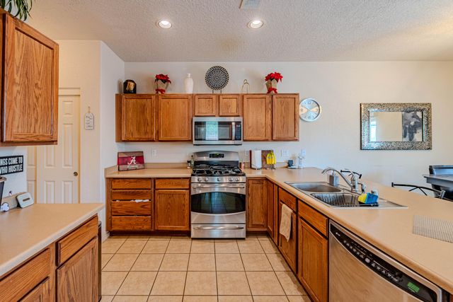 2435 Pelizzano Drive SE, Rio Rancho, NM 87124