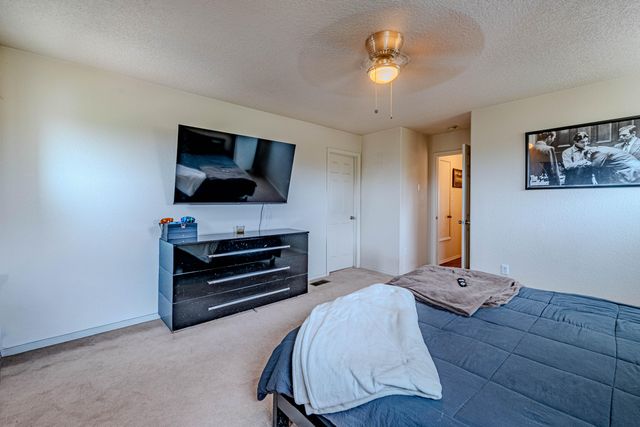 2435 Pelizzano Drive SE, Rio Rancho, NM 87124