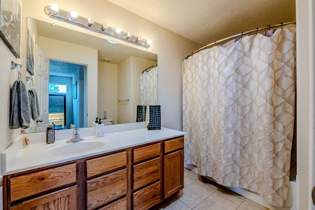 2435 Pelizzano Drive SE, Rio Rancho, NM 87124