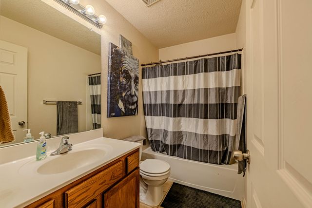 2435 Pelizzano Drive SE, Rio Rancho, NM 87124