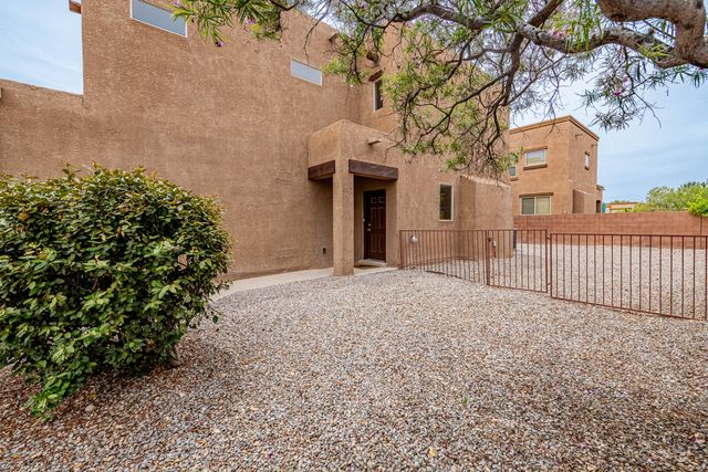 2435 Pelizzano Drive SE, Rio Rancho, NM 87124