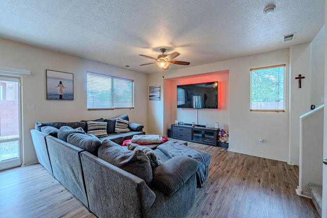2435 Pelizzano Drive SE, Rio Rancho, NM 87124