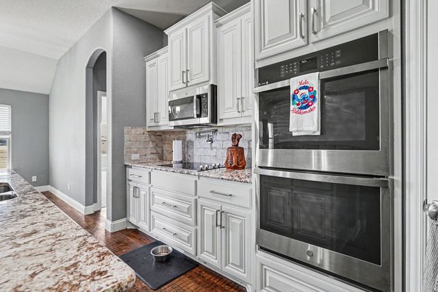 718 Cactus Creek Court, Godley, TX 76044