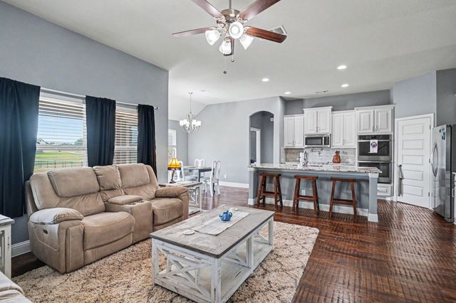718 Cactus Creek Court, Godley, TX 76044