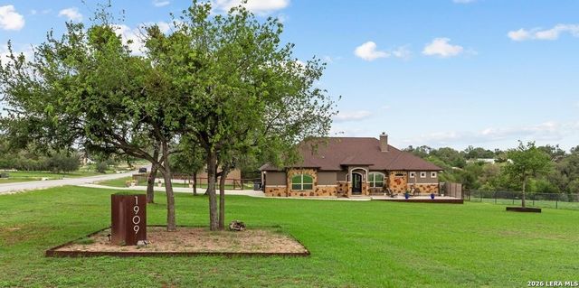 1909 Hunters Cove, New Braunfels, TX 78132