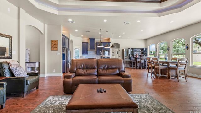 1909 Hunters Cove, New Braunfels, TX 78132
