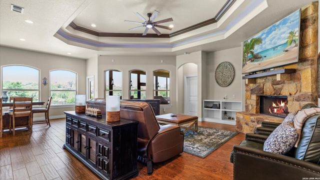 1909 Hunters Cove, New Braunfels, TX 78132