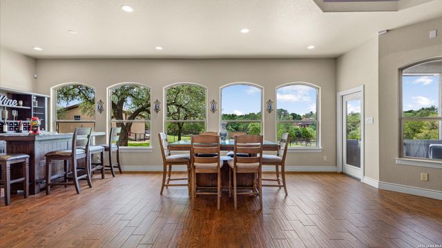 1909 Hunters Cove, New Braunfels, TX 78132