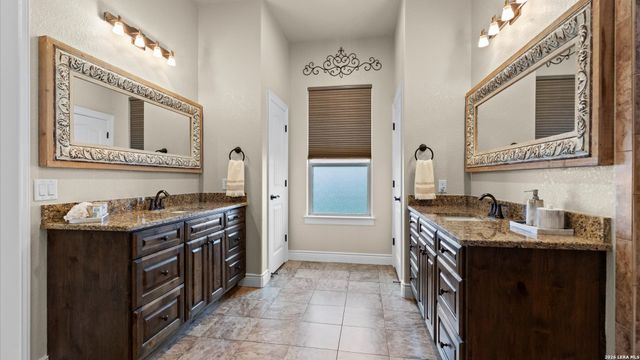 1909 Hunters Cove, New Braunfels, TX 78132