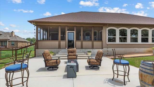 1909 Hunters Cove, New Braunfels, TX 78132