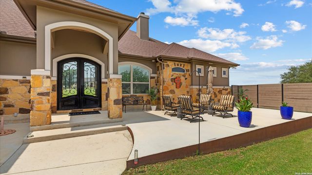 1909 Hunters Cove, New Braunfels, TX 78132