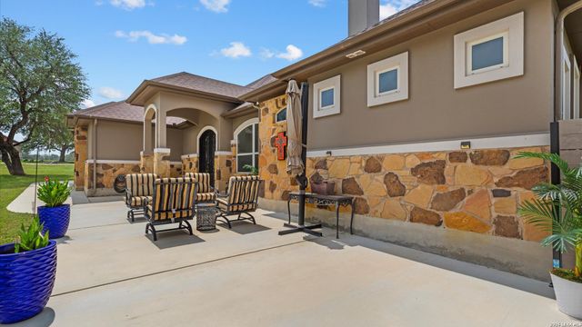 1909 Hunters Cove, New Braunfels, TX 78132