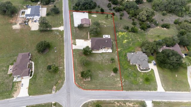 1909 Hunters Cove, New Braunfels, TX 78132
