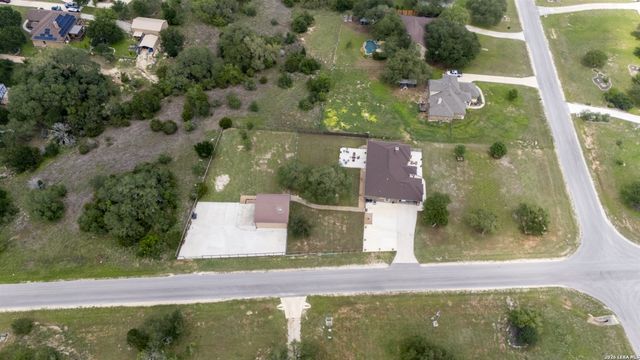 1909 Hunters Cove, New Braunfels, TX 78132