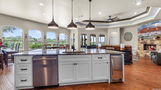 1909 Hunters Cove, New Braunfels, TX 78132