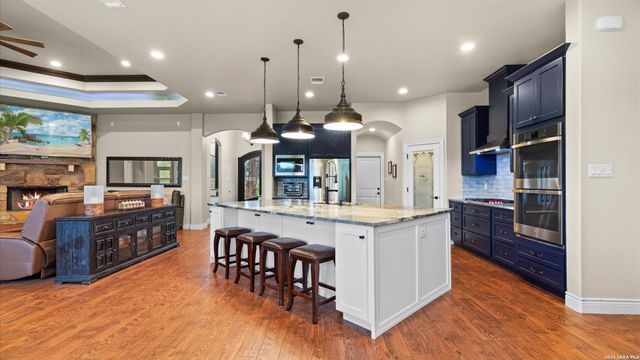 1909 Hunters Cove, New Braunfels, TX 78132