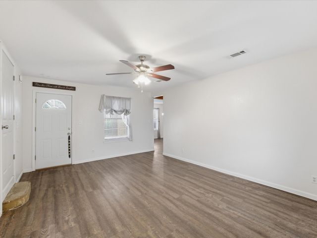 308 Oakwood Street, Chico, TX 76431