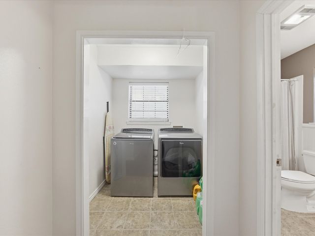 308 Oakwood Street, Chico, TX 76431