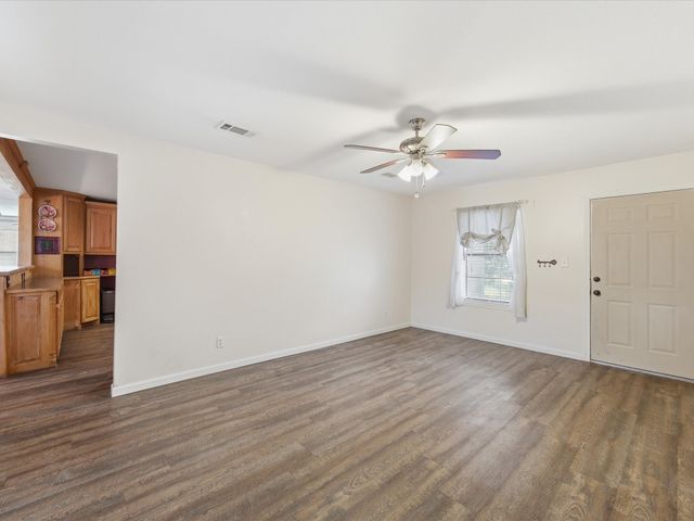 308 Oakwood Street, Chico, TX 76431