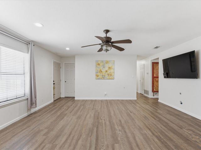 308 Oakwood Street, Chico, TX 76431
