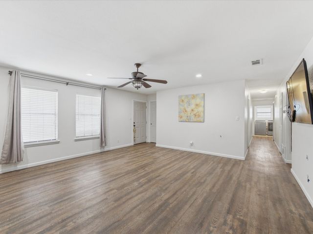308 Oakwood Street, Chico, TX 76431